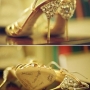 Sapatos da noiva assinados: sorte para a amiga solteira casar
